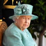 Подданный Елизаветы II вынес из дворца ее имущество и продал за гроши Подданный Елизаветы II вынес из дворца ее имущество и продал за гроши